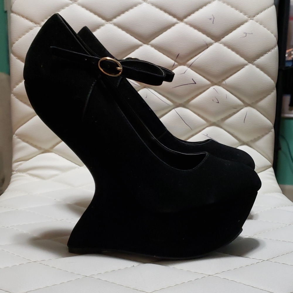 Funky heels - Picture 2 of 5